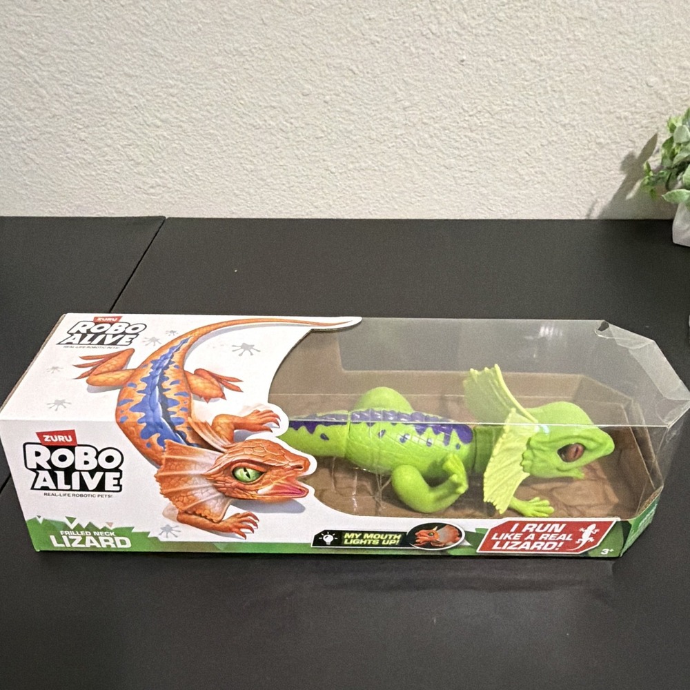 NEW ZURU Robo Alive Green Frilled Neck Lizard Battery Operated Toy